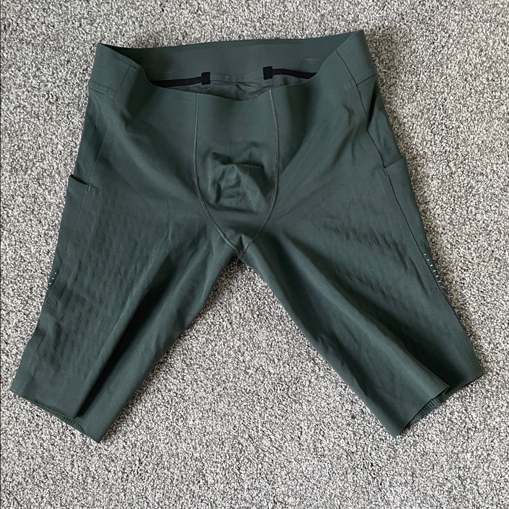 Lululemon SenseKnit Running Short 10” - Medium